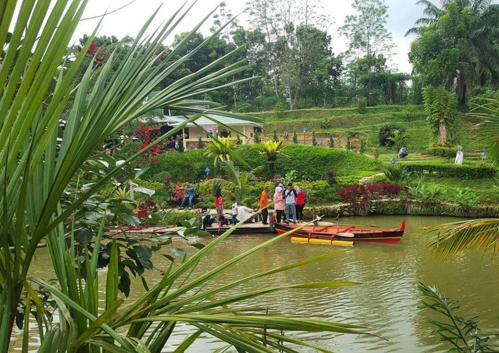 The Le Hu Garden! Spot Wisata Imlek Romantis Di Kota Medan, Sumatera Utara!