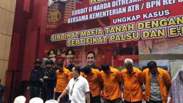 Mafia Tanah Beraksi, Apa Dino Pati Jalal Sanggup Membongkar Itu Semua? 