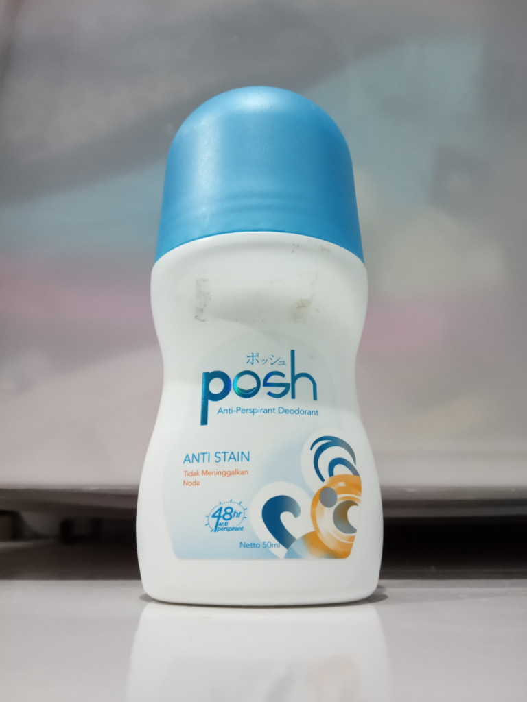 Hempaskan Bau Ketiakmu Dengan Posh Deodorant 