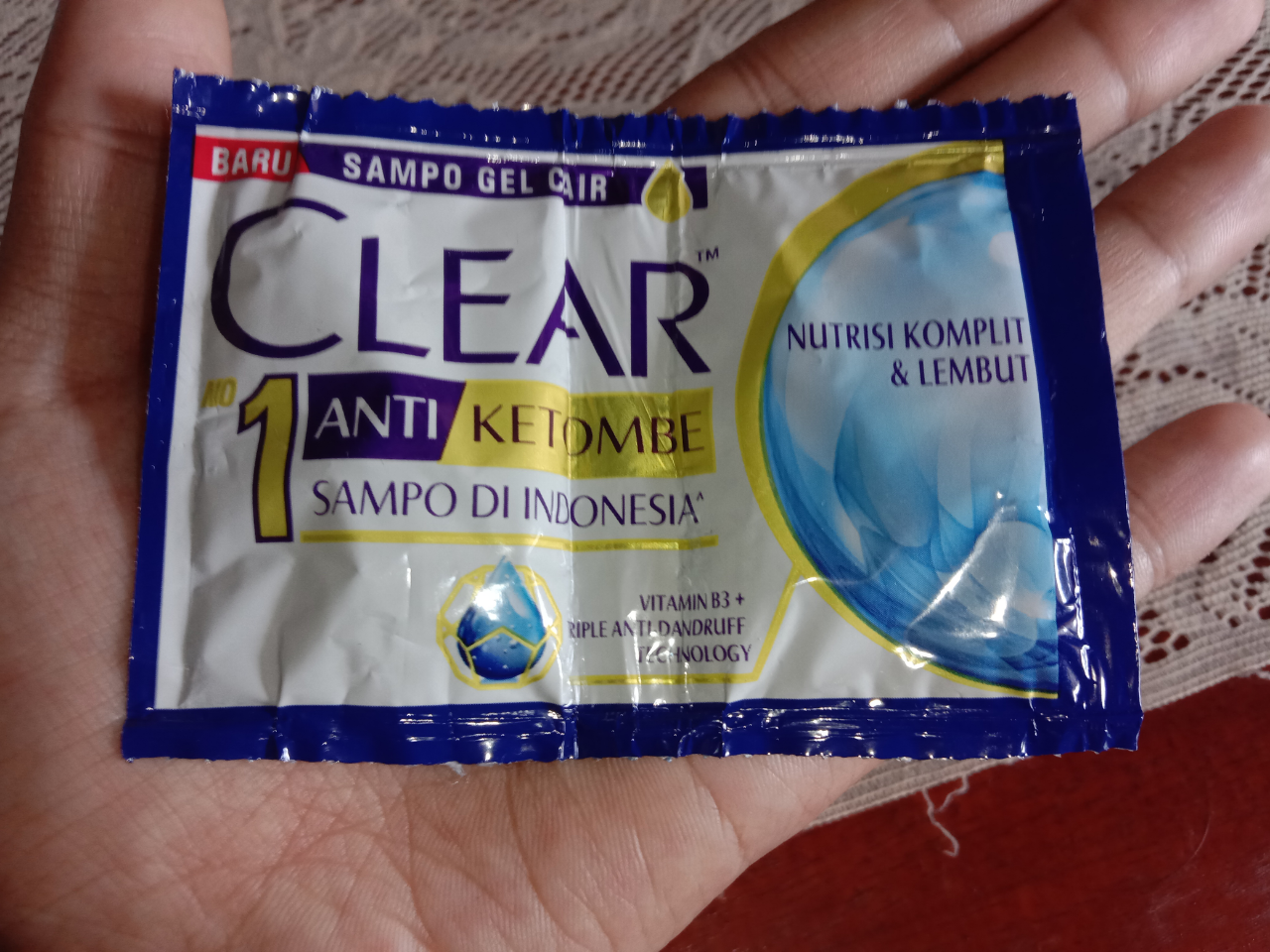 Rambut Sehat dan Indah Setiap Saat, Sampo CLEAR Anti Ketombe Andalan Ane!