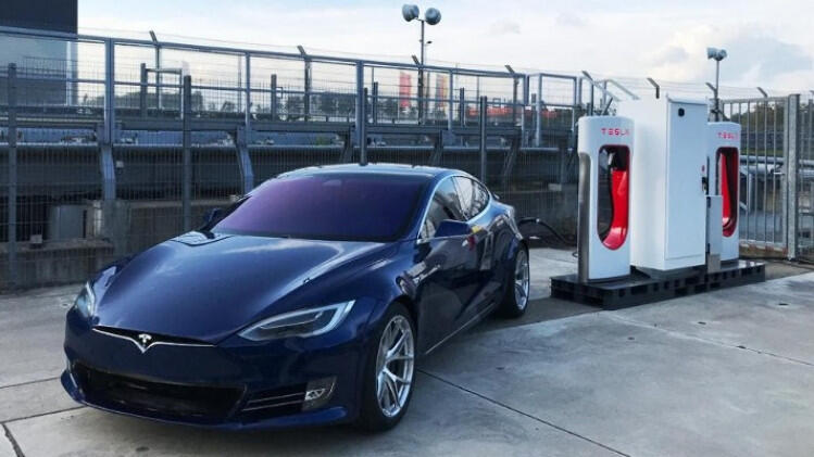 Indonesia Sering Demo Akhirnya Kalah Cepat Saing,Tesla Mulai Jualan diIndia Tahun Ini