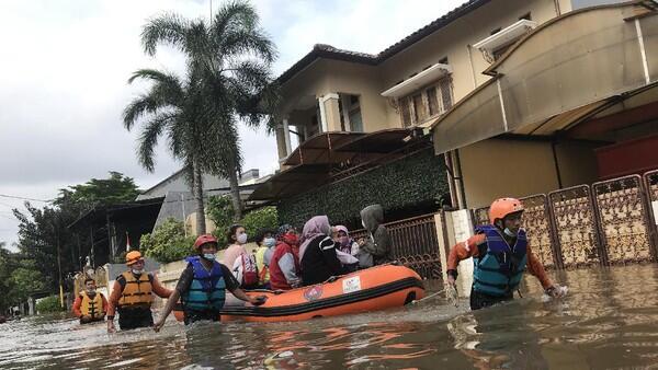 Istana Raja Dangdut Rhoma Irama Diterjang Banjir