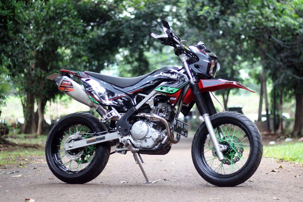 Bingung Pilih Trail Adventure atau Supermoto? Ini Pilihan Terbaiknya