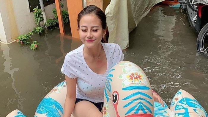 Warga di Penjuru DKI Teriak Banjir Parah Kepung Rumah