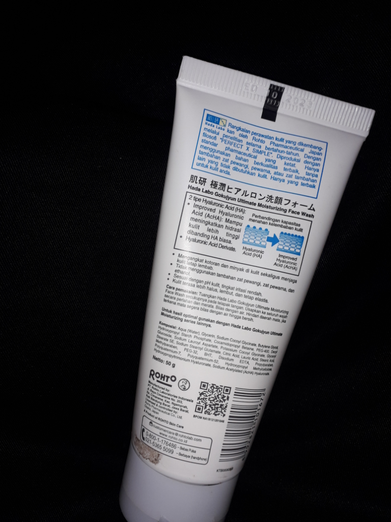 Hada Labo Ultimate Moisturizing, Facial Wash Andalan, Bikin Muka Lembab & Cerah