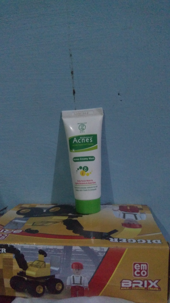 Tiga Langkah Perawatan Kulit Berjerawat dengan Produk dari Rohto, Ampuh di Kulit Ane!