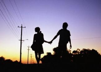 Kisah Cinta Pertama Yang Pelik