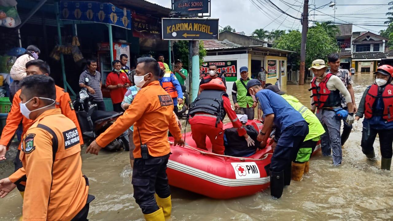 PMI Tangerang Terjunkan Relawan Bantu Korban Banjir