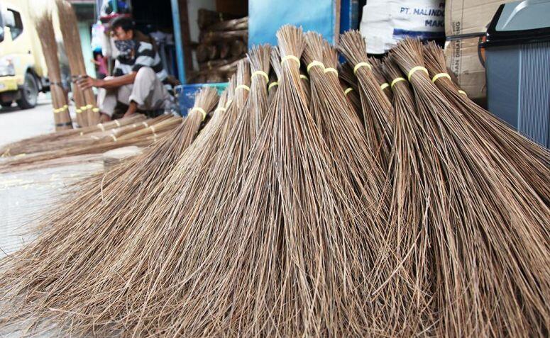 6 Benda yang Biasanya Kita Bawa Waktu Kerja Bakti di Sekolah Dasar, GanSist Bawa Apa?