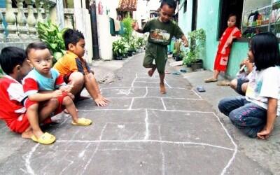 6 Benda yang Biasanya Kita Bawa Waktu Kerja Bakti di Sekolah Dasar, GanSist Bawa Apa?