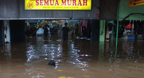 Asyik Main Saat Banjir, 2 Bocah Tewas Tenggelam di Danau RPTRA Kembangan