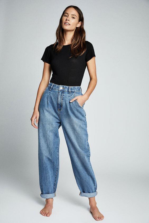 Tips Padu-Padan Mom Jeans Untuk Tampilan Lebih Stylish, WAJIB KAMU COBA!!!
