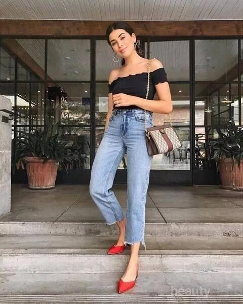 Tips Padu-Padan Mom Jeans Untuk Tampilan Lebih Stylish, WAJIB KAMU COBA!!!