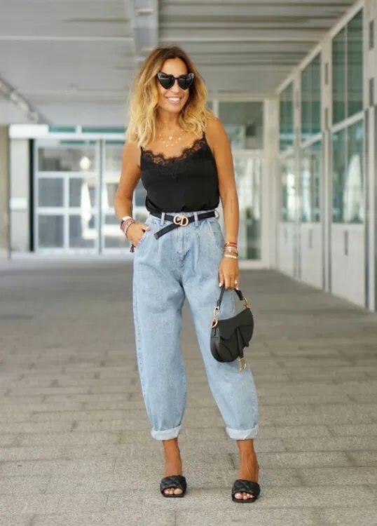 Tips Padu-Padan Mom Jeans Untuk Tampilan Lebih Stylish, WAJIB KAMU COBA!!!
