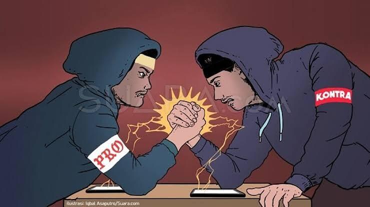 BUZER VS KONSPIRATOR