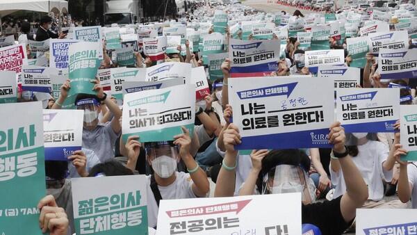 Dokter-dokter Korea Selatan Ancam Mogok Kerja Gegara RUU Medis