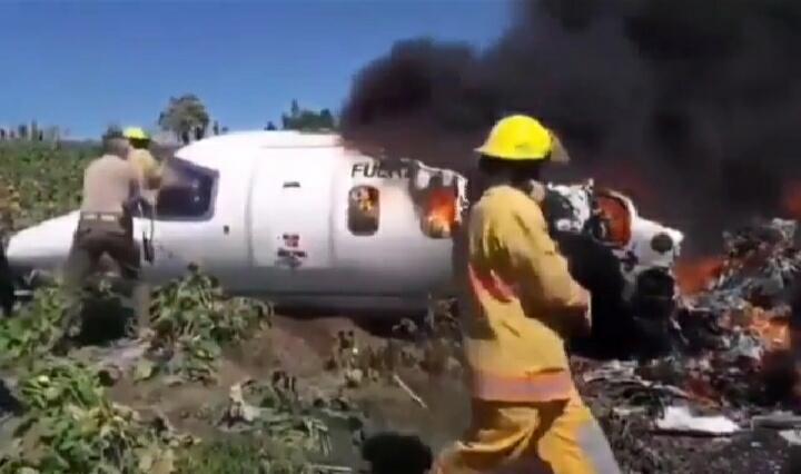 Ngeri, Pesawat LearJet 45 Milik Angkatan Udara Meksiko, Jatuh Terbakar, Ini Vidionya