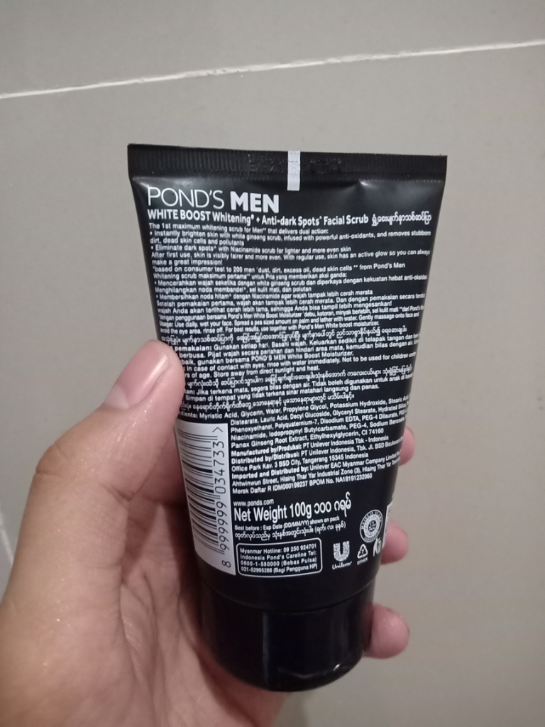 Perawatan Wajah batzforum Menggunakan Facial Scrub POND'S MEN White Boost!