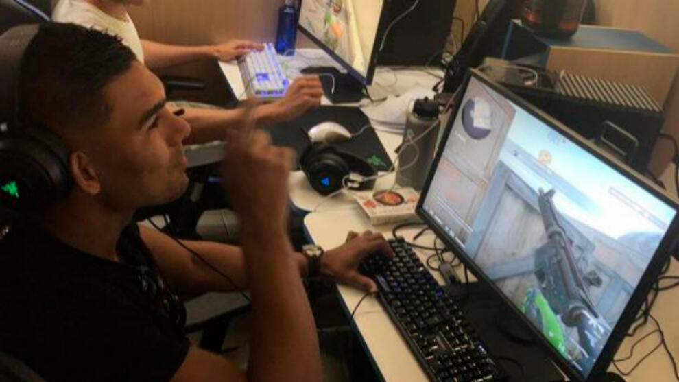 Casemiro Ngaku Main Counter Strike Lebih Tegang daripada Main Bola