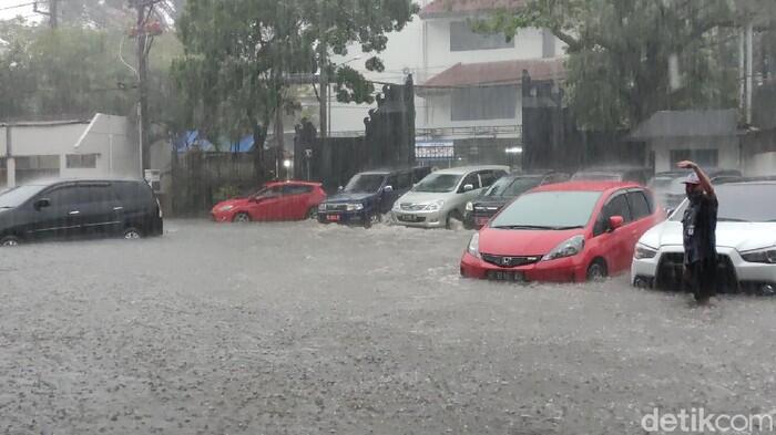 Heran Kantor Gubernur Bisa Kebanjiran, Ganjar Pranowo Temukan Dua Penyebabnya