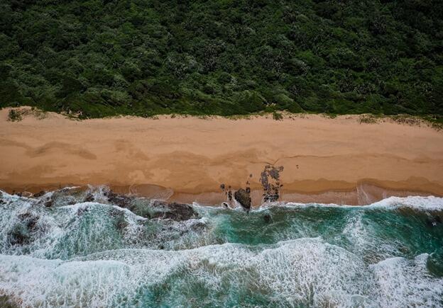 Pantai atau Gunung? Yuk Tentukan Destinasi Liburanmu dengan Memperhatikan 3 Hal Ini!