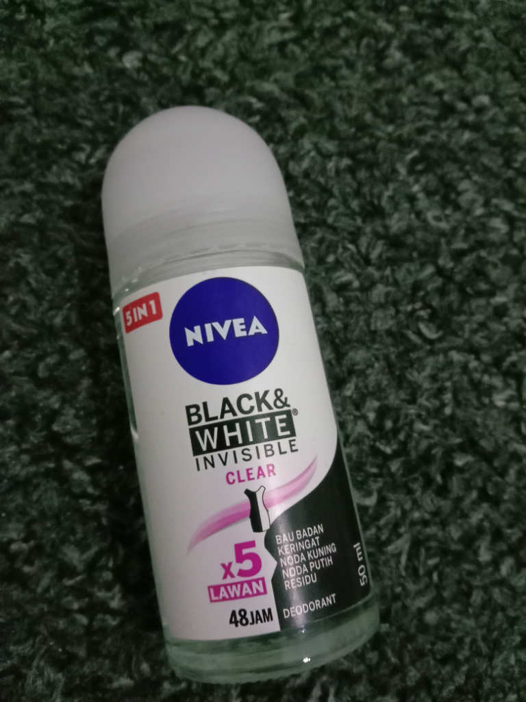 Deodorant Nivea Black & White Invisible Clear, Bebaskan Segala Aktivitasmu!