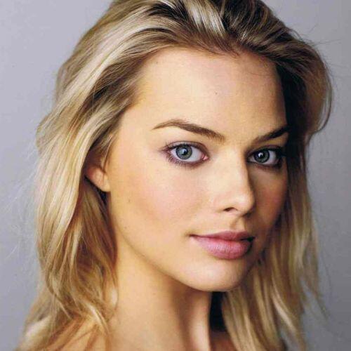 Hayo milih siapa? Harley Quinn as Margot Robbie atau Mia Sara?