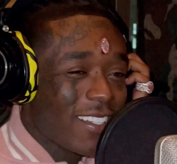 Vision (Marvel) Real Life, Rapper pertama yang Implant Diamond Pink di Dahi