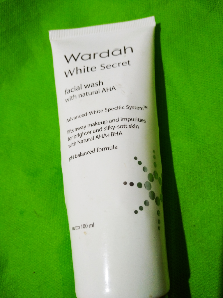 Pori-pori Kulit Wajah Mengecil, Sehat Terawat dengan Wardah White Secret