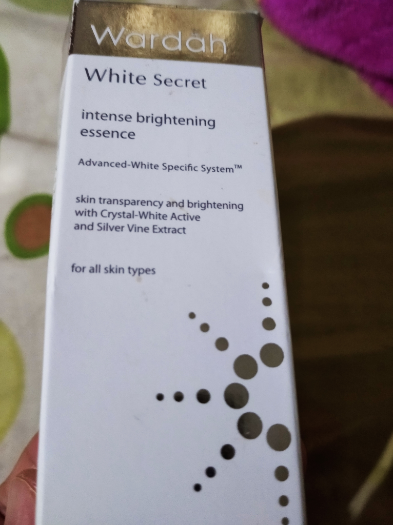 Pori-pori Kulit Wajah Mengecil, Sehat Terawat dengan Wardah White Secret
