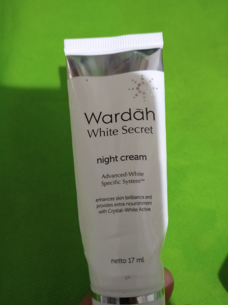 Pori-pori Kulit Wajah Mengecil, Sehat Terawat dengan Wardah White Secret