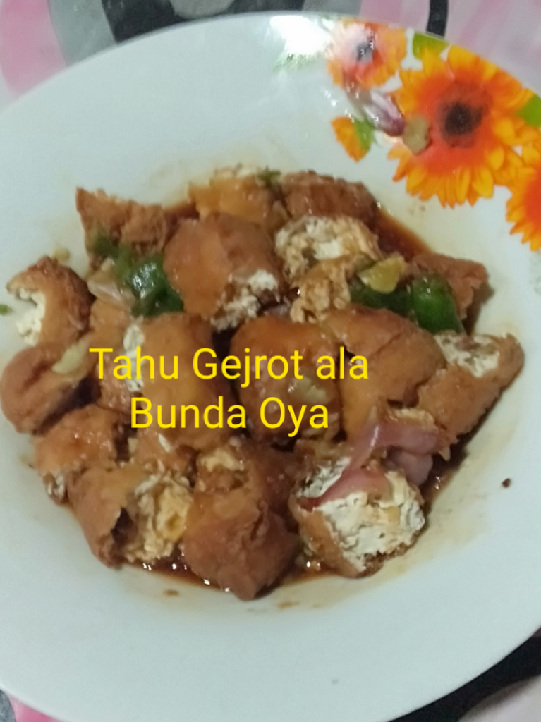 Ketika Ditantangin Buat Tahu Gejrot, Okey Siapa Takut!