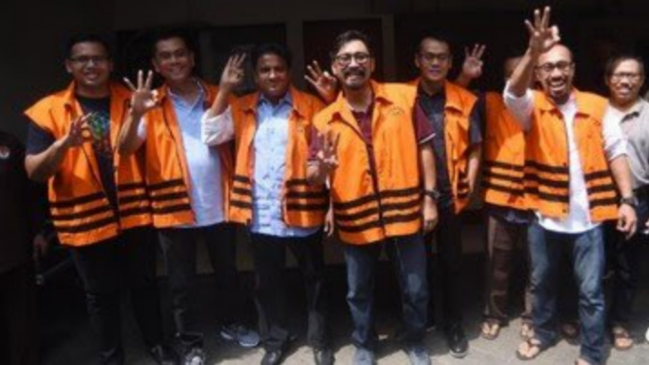 Ironi Vaksinasi: Tahanan Korupsi Didahulukan, Rakyat Kemudian