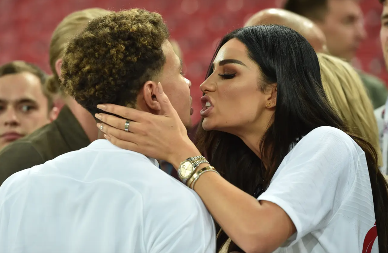 Dele Alli Diputusin Pacar Seksinya Karena Kebanyakan Main Game