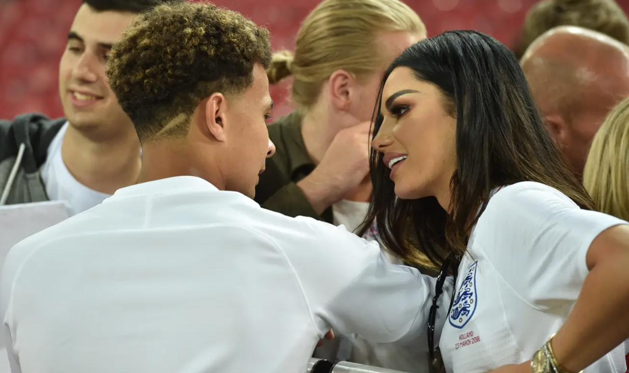 Dele Alli Diputusin Pacar Seksinya Karena Kebanyakan Main Game