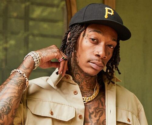 Mari berkenalan dengan rapper terkenal WIZ KHALIFA.