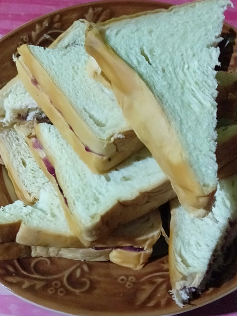 Cemilan Buatan Si Kecil, Roti Bakar Mantaps!