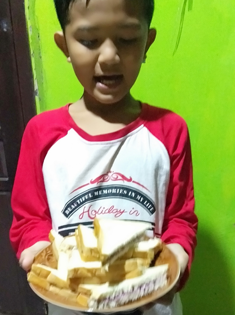 Cemilan Buatan Si Kecil, Roti Bakar Mantaps!