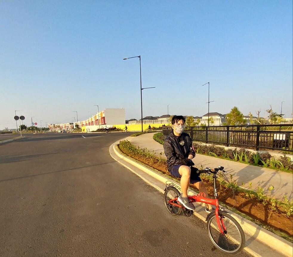 SERU ! Gowes Menikmati Indahnya Kota Bandung Dengan 'SEPEDA LIPAT' Kesayangan !