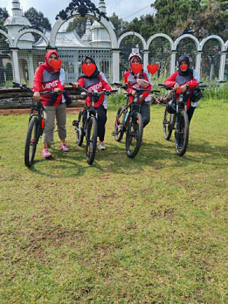 Serunya Bersepeda Bersama Teman, Badan Sehat Hati Gembira