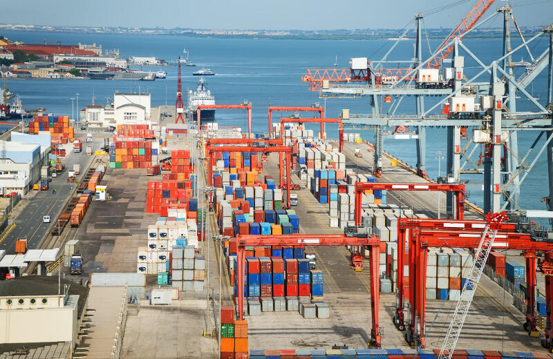 Merger Pelindo I-IV Kejar Ketertinggalan Logistik RI dengan Singapura
