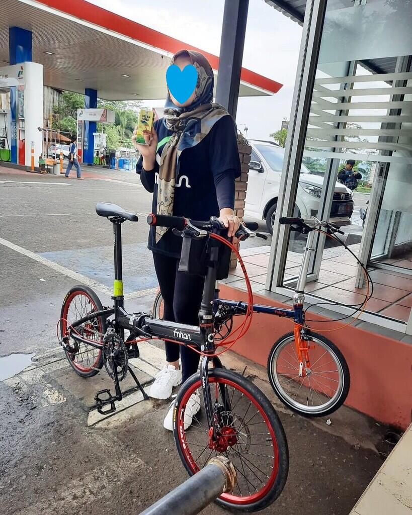 Gowes Tipis Keliling Kampung Dengan Sepeda Lipat, Dapet Segernya Dapet Sehatnya Juga!