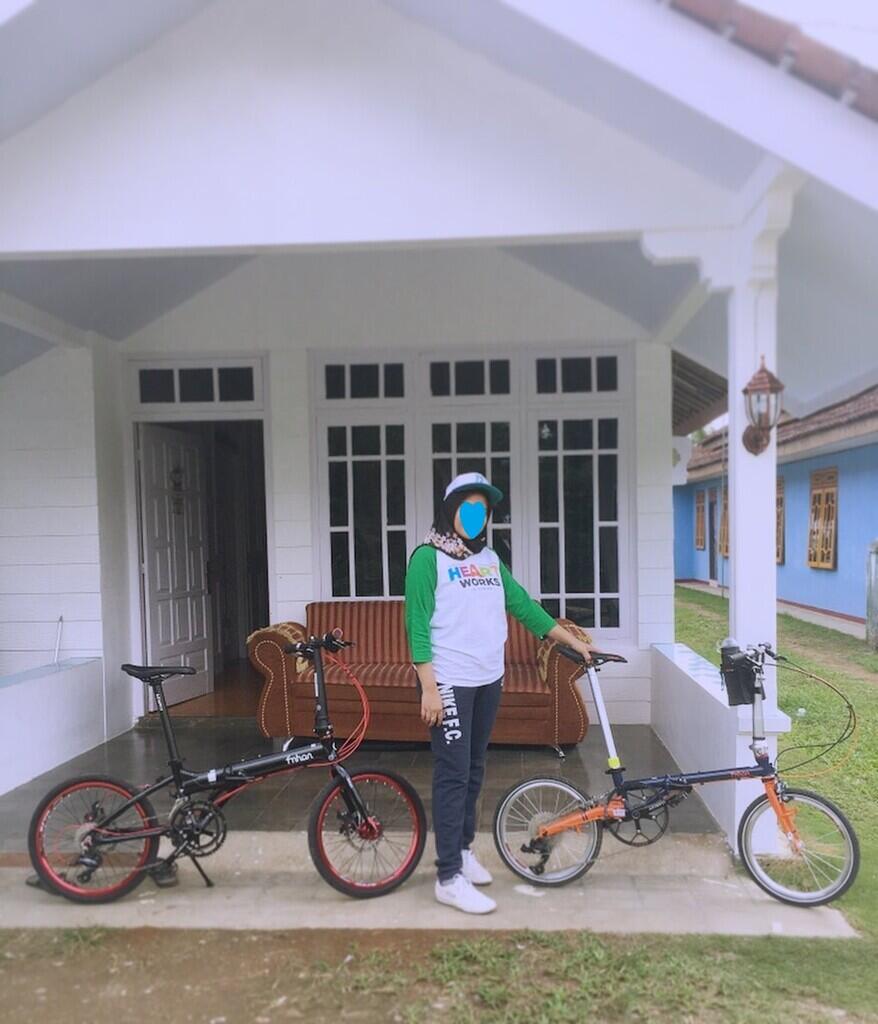 Gowes Tipis Keliling Kampung Dengan Sepeda Lipat, Dapet Segernya Dapet Sehatnya Juga!