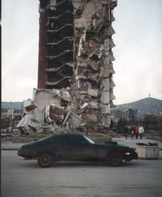 Chevrolet Camaro Helge Meyer - Sedan Lapis Baja yang Berjasa Saat Perang Bosnia