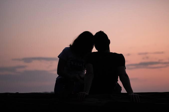 Cerita Cinta Pertama (Dari Lubuk Hati Seorang Wanita)