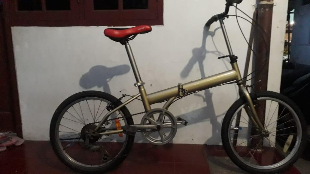 Olahraga Pagi Bersama Teman Ditemani Sepeda Lipat Tori