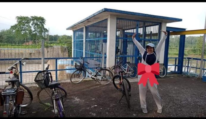 Gowes Pagi Dengan Sepeda Onthel? Ane Banget, nih. Santuy Bareng Keluarga Tersayang.