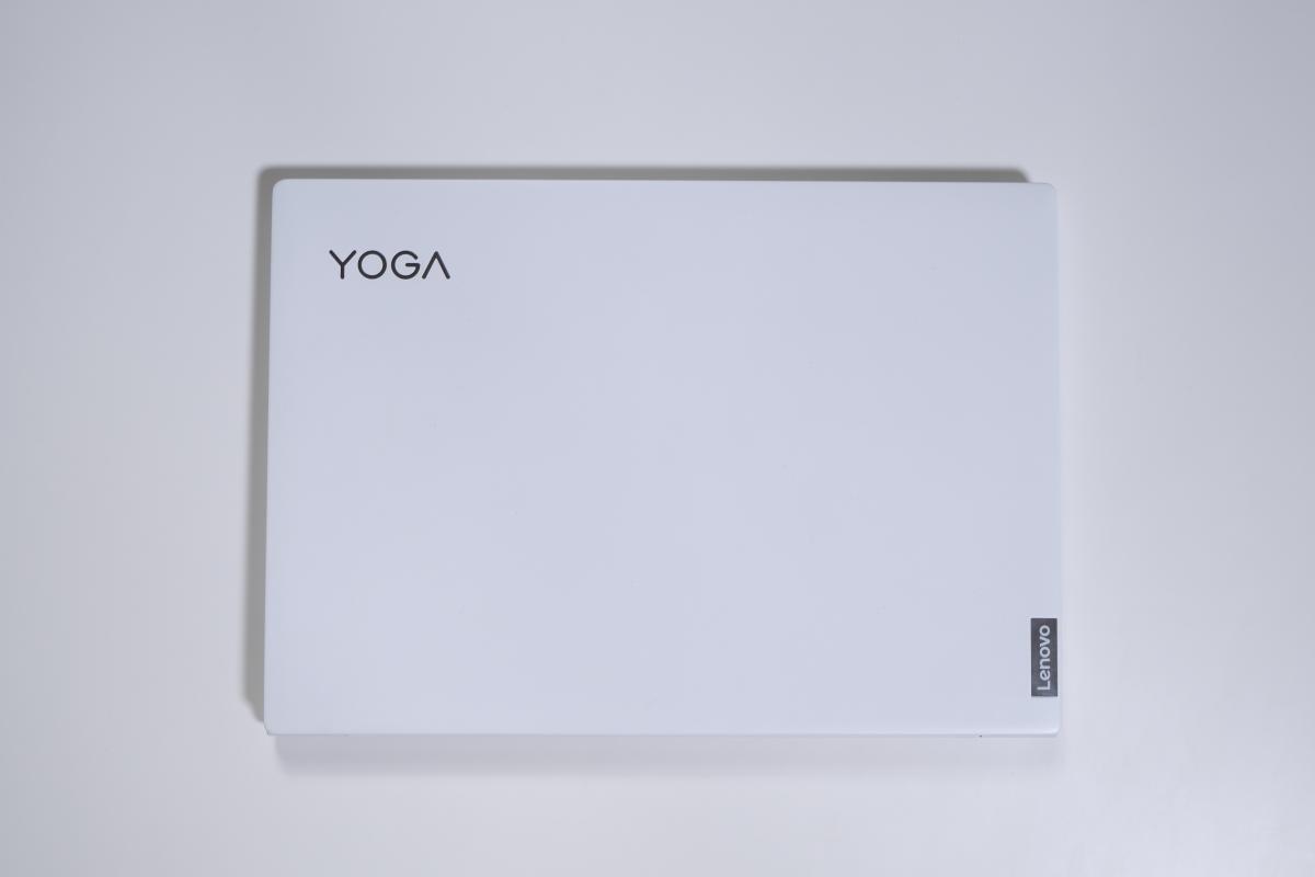 Review Lenovo YOGA Slim 7i Carbon