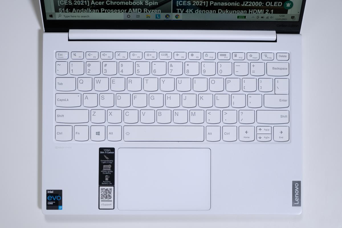 Review Lenovo YOGA Slim 7i Carbon