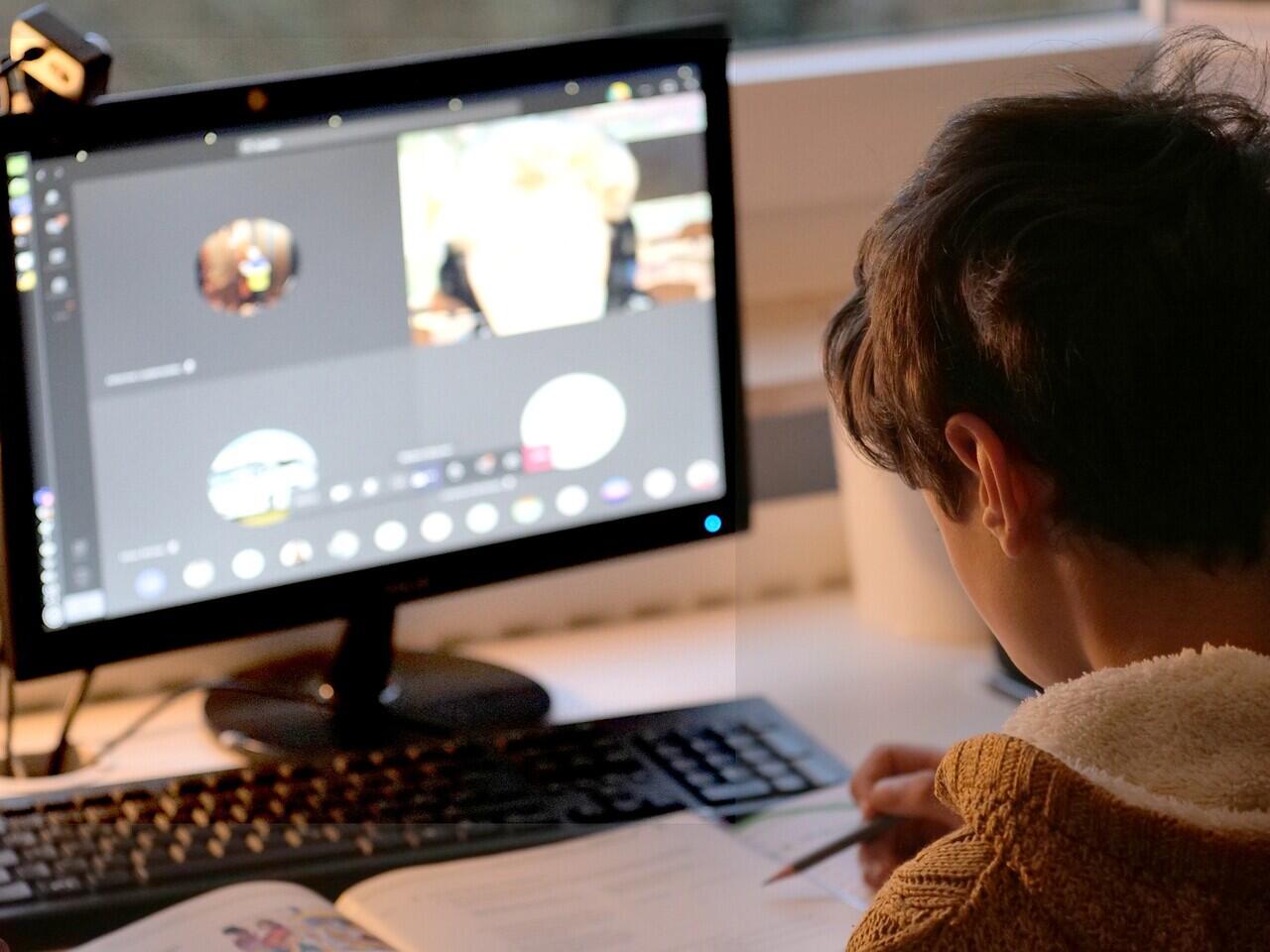 Tips Belajar Online di Rumah Biar Gak Cepat Bosan